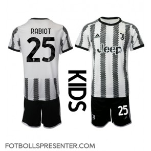 Juventus Adrien Rabiot #25 Hemmatröja Barn 2022-23 Kortärmad (+ korta byxor)